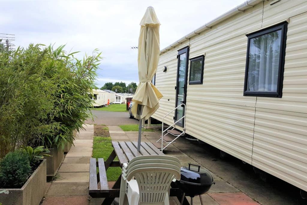 Edinburgh - Seton Sands-Cameo Caravan-Pet Friendly Exterior photo